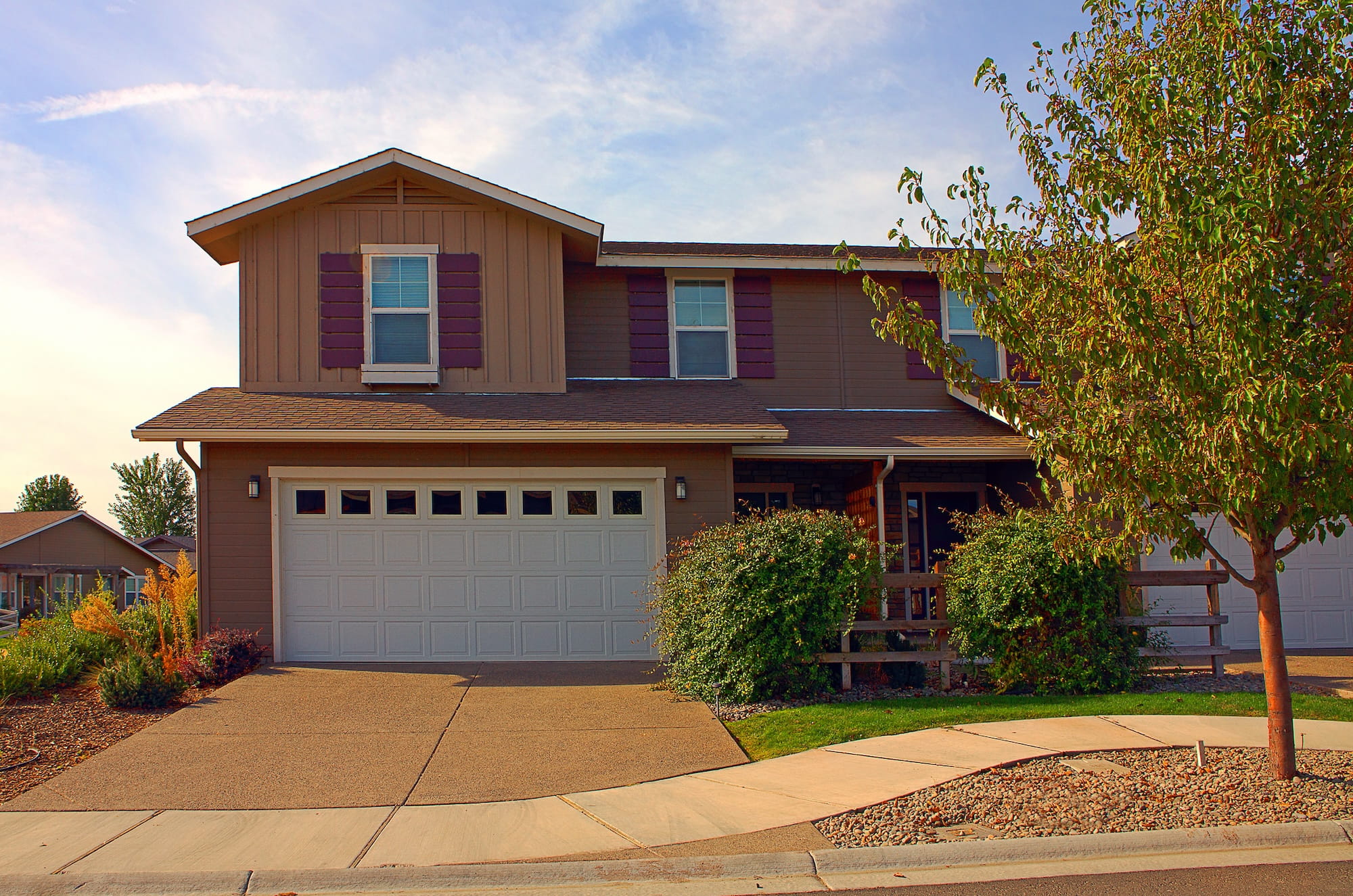 When you're ready to move into a new construction home in Utah, one of the first choices you’ll need to make is whether you want to house-hunt through spec homes or build your very own.